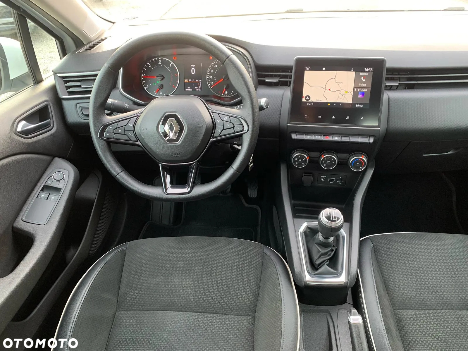 Renault Clio BLUE dCi 85 EXPERIENCE - 5