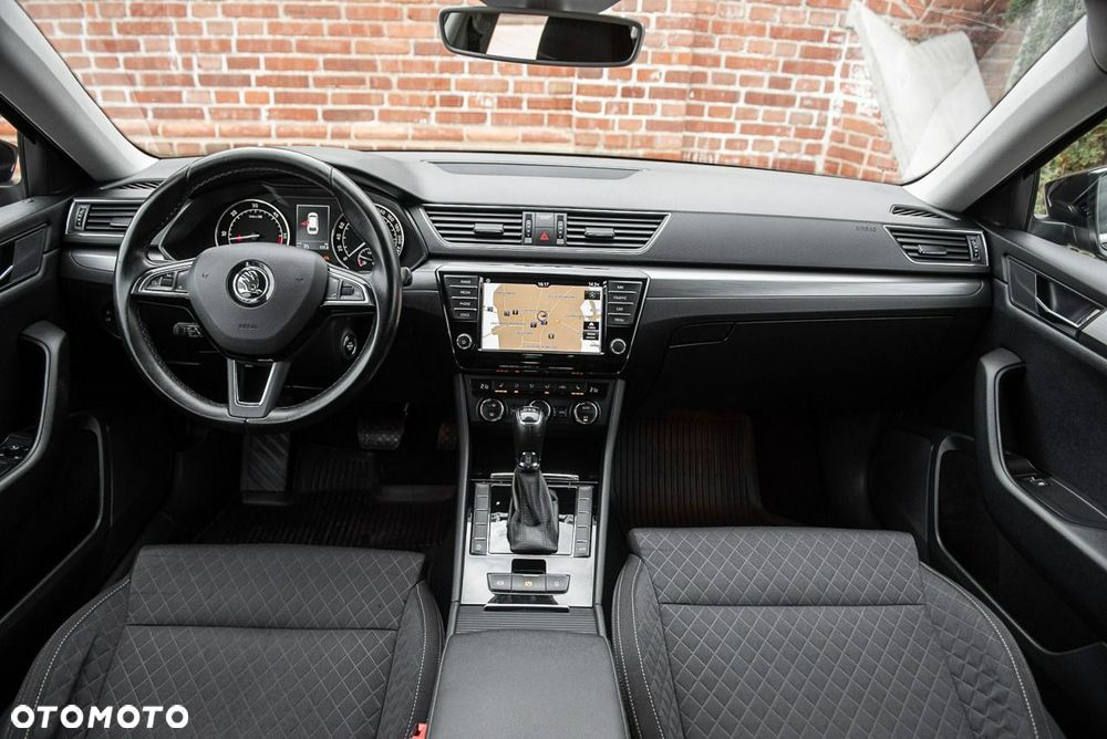 Skoda Superb 2.0 TDI DSG Premium Edition - 5