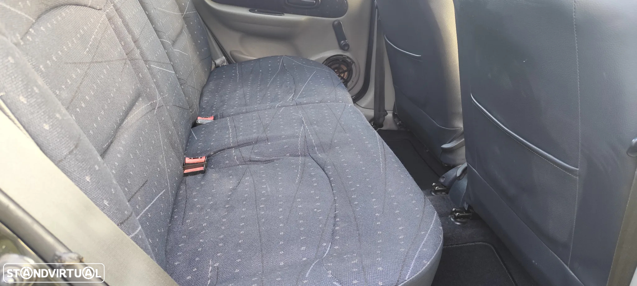 Renault Clio 1.2 16V Privilège - 13