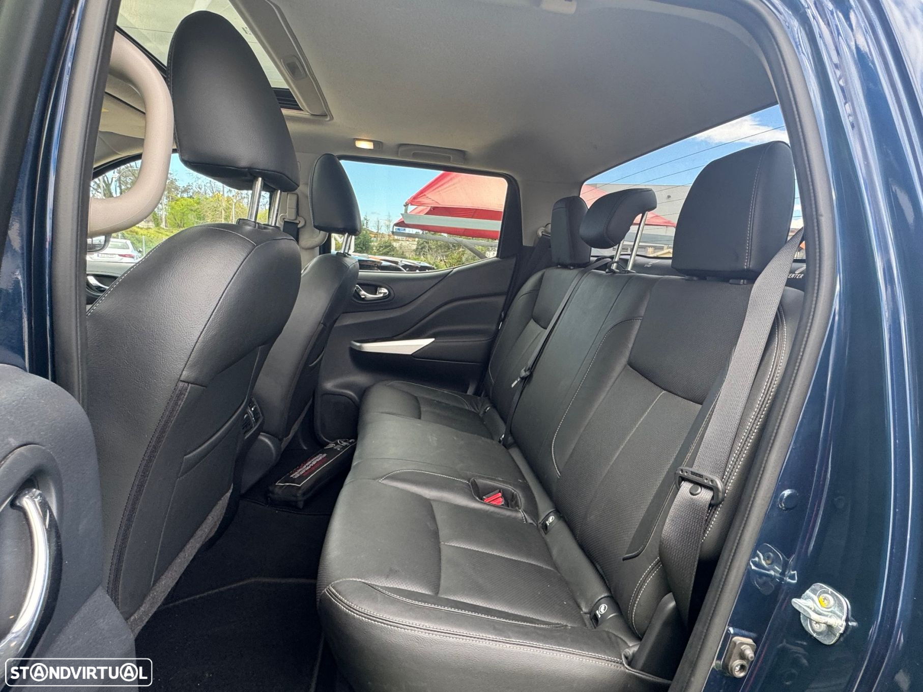 Nissan Navara DC 4x4 Auto Tekna - 25
