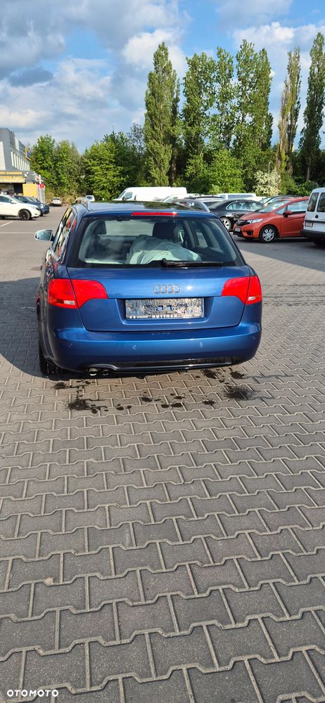 Audi A4 Limousine - 5