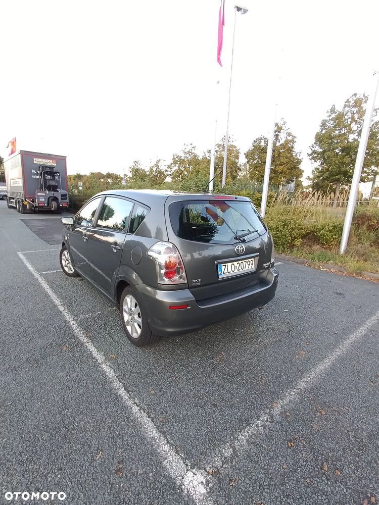 Toyota Corolla Verso 2.0 D-4D Prestige - 12