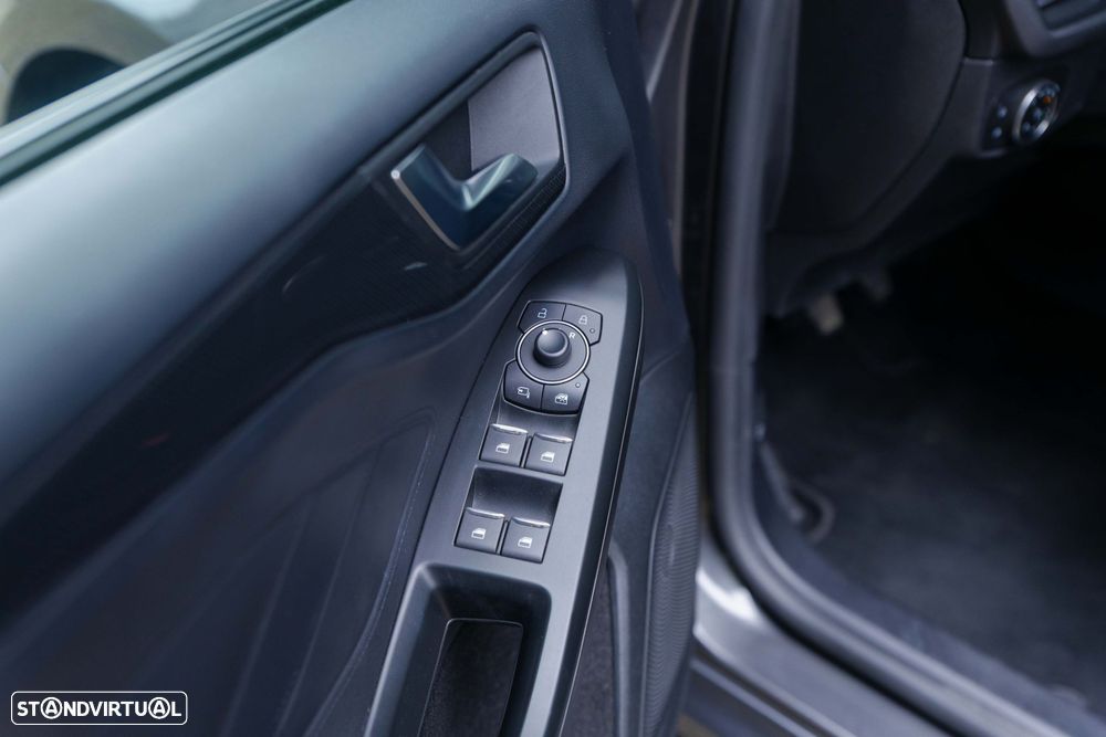 Ford Focus SW 1.0 EcoBoost MHEV ST-Line - 11