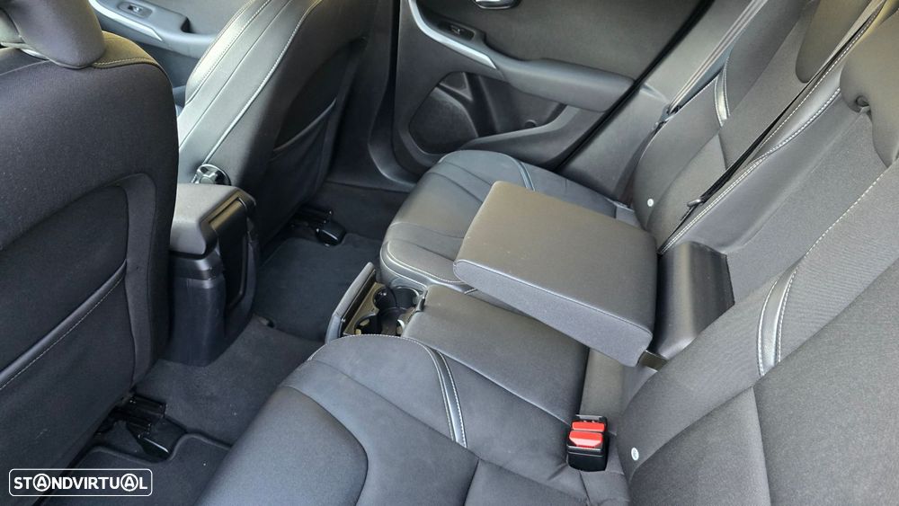 Volvo V40 2.0 D2 Momentum Geartronic - 36