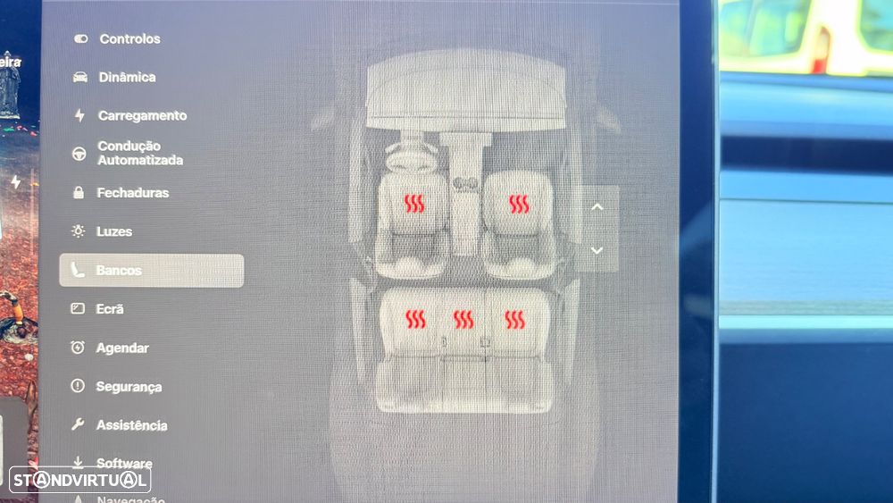 Tesla Model Y Long Range Dual Motor AWD - 26