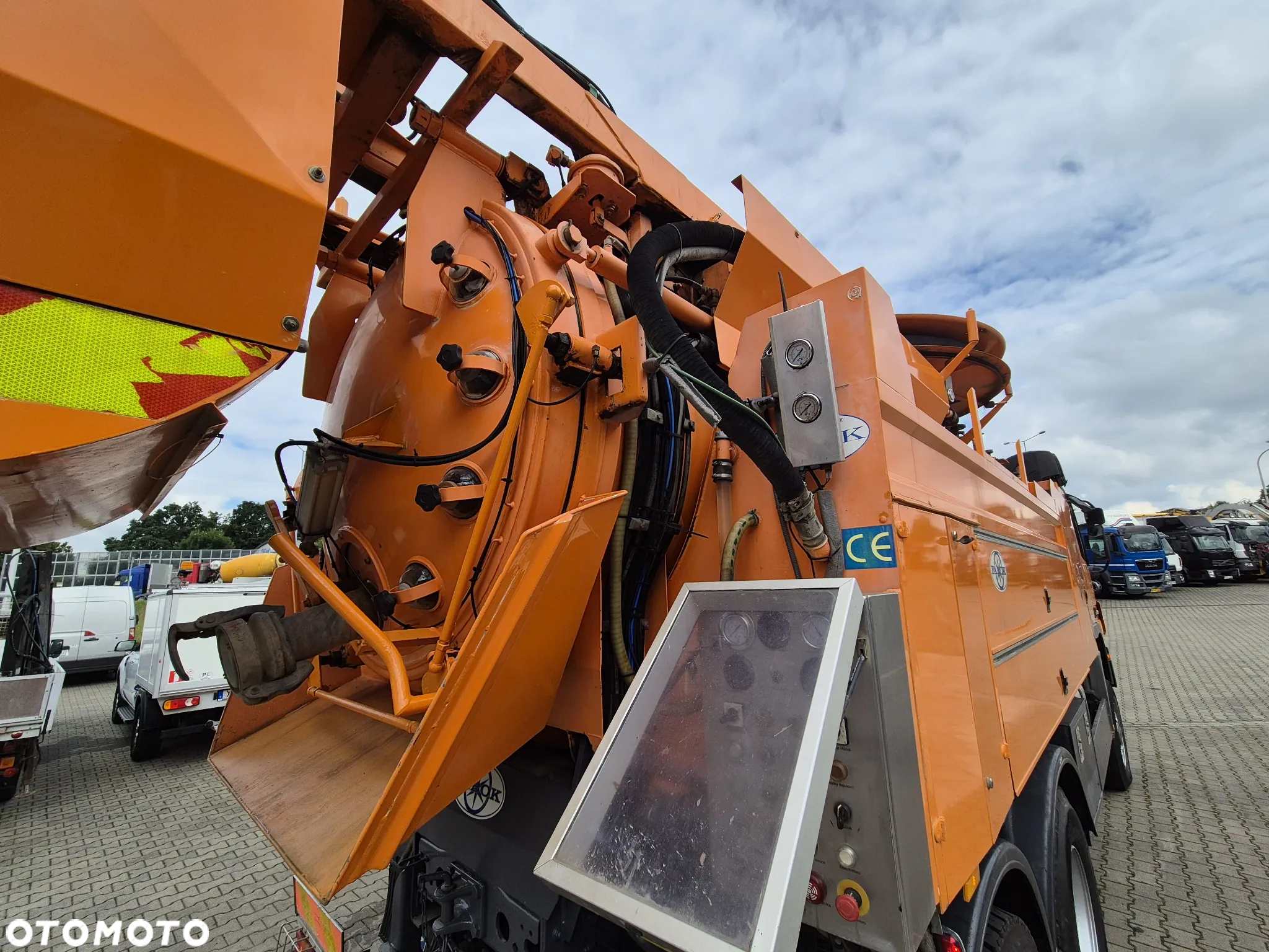 Mercedes-Benz ACTROS 3344 A 6X6  / 6X6 / WIEDEMANN KW 3000 / WÓZ ASENIZACYJNY / UNIKATOWA ZABUDOWA / SERWISOWANY /  PIERWSZY WŁAŚCICIEL / 8000L - 6000L / - 22