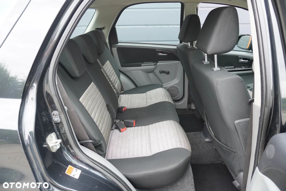 Suzuki SX4 1.6 VVT 4x4 Comfort - 11