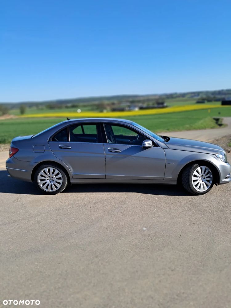Mercedes-Benz Klasa C 180 CGI BlueEff Avantgarde - 4