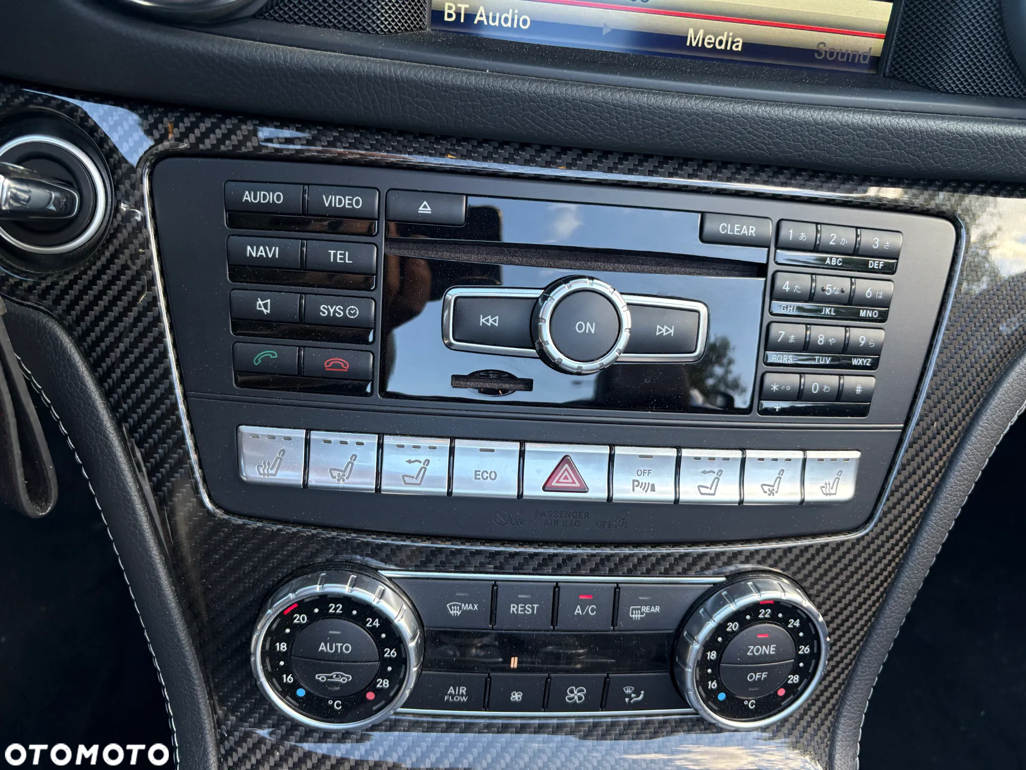 Mercedes-Benz SL 63 AMG AMG Speedshift MCT 7-Gang Sportgetriebe AMG Performance Package - 15