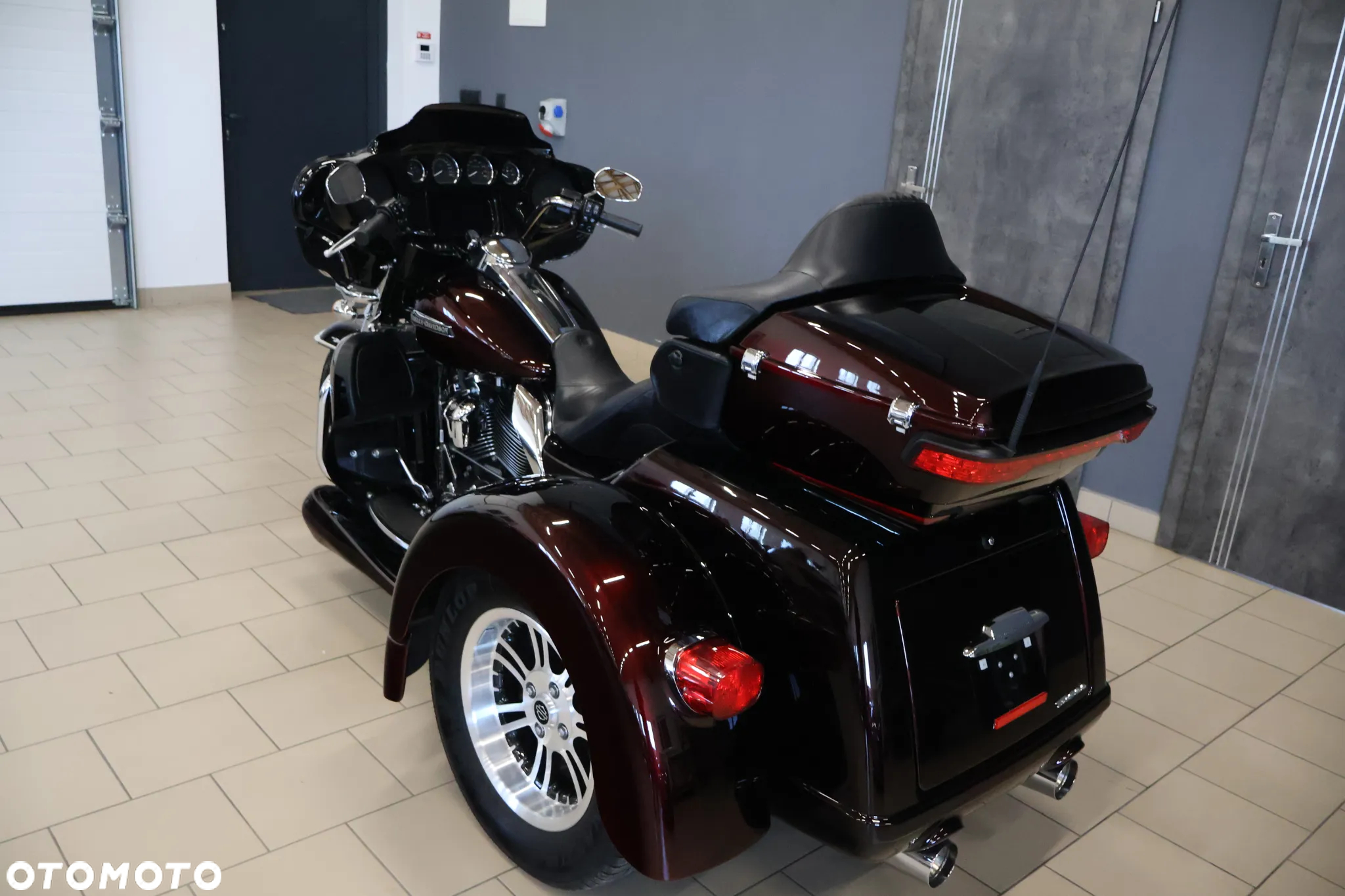 Harley-Davidson FLHS Electra Glide - 19