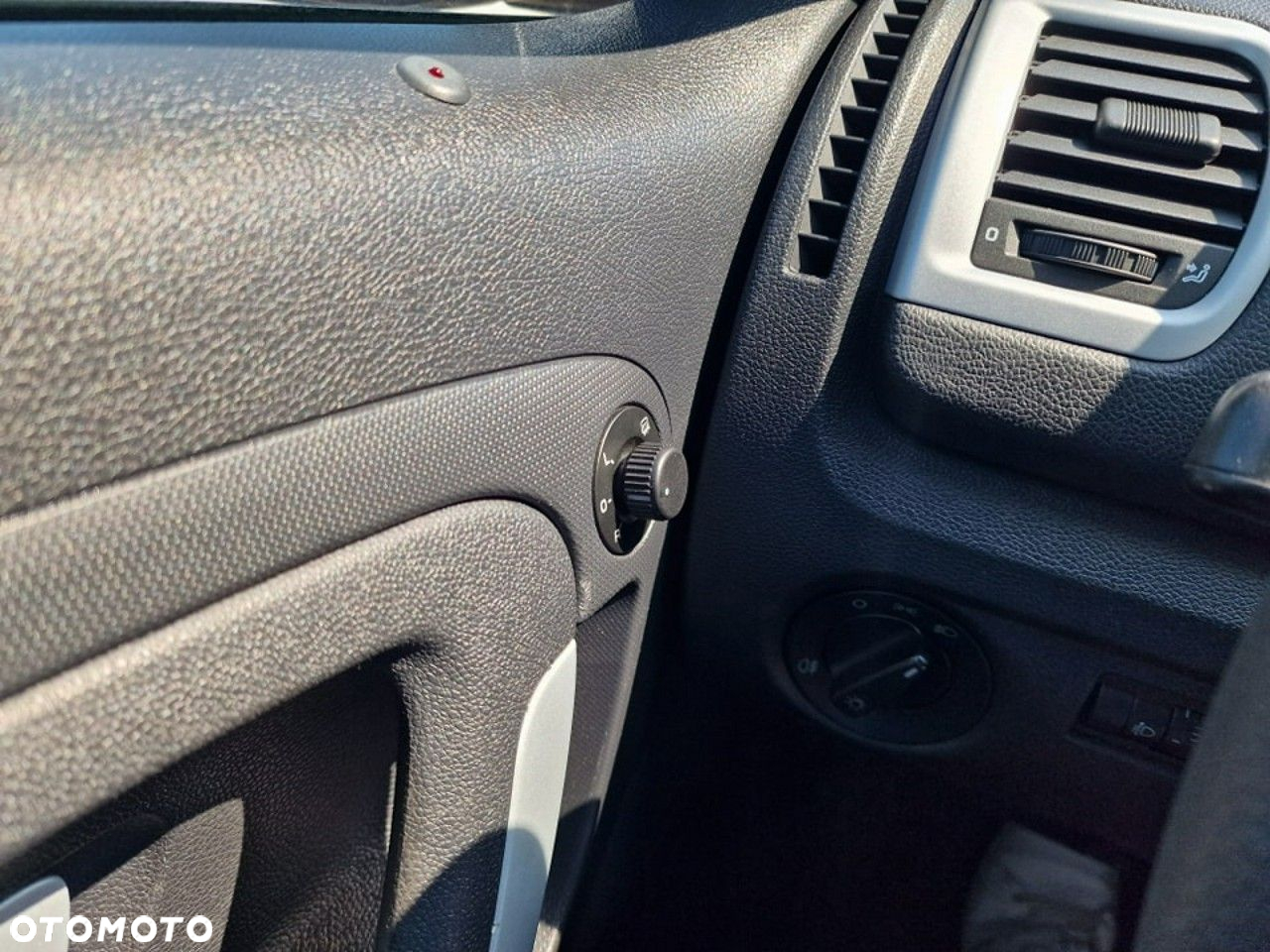 Skoda Roomster 1.4 MPI PLUS EDITION - 11