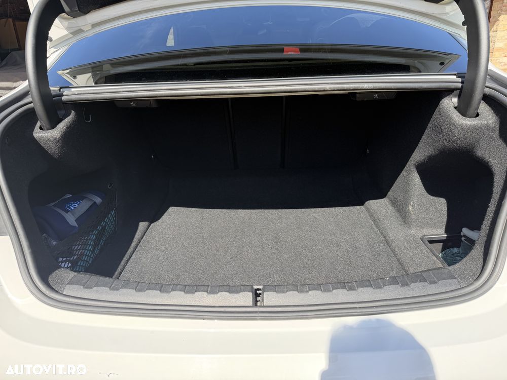 BMW Seria 3 320i AT - 14
