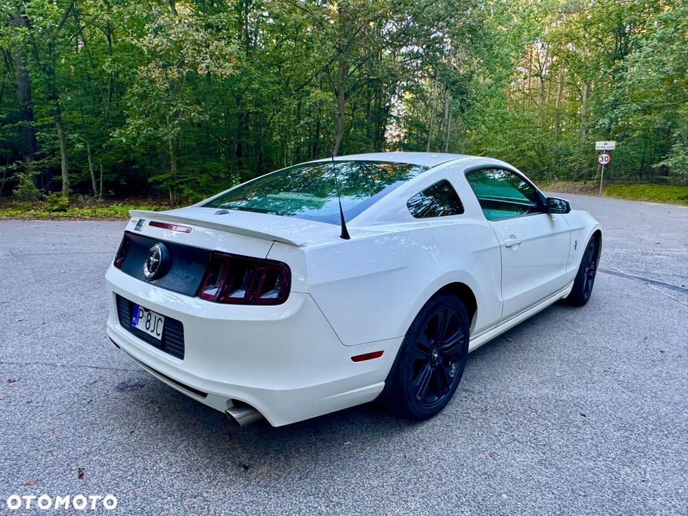 Ford Mustang 3.7 V6 Premium - 6