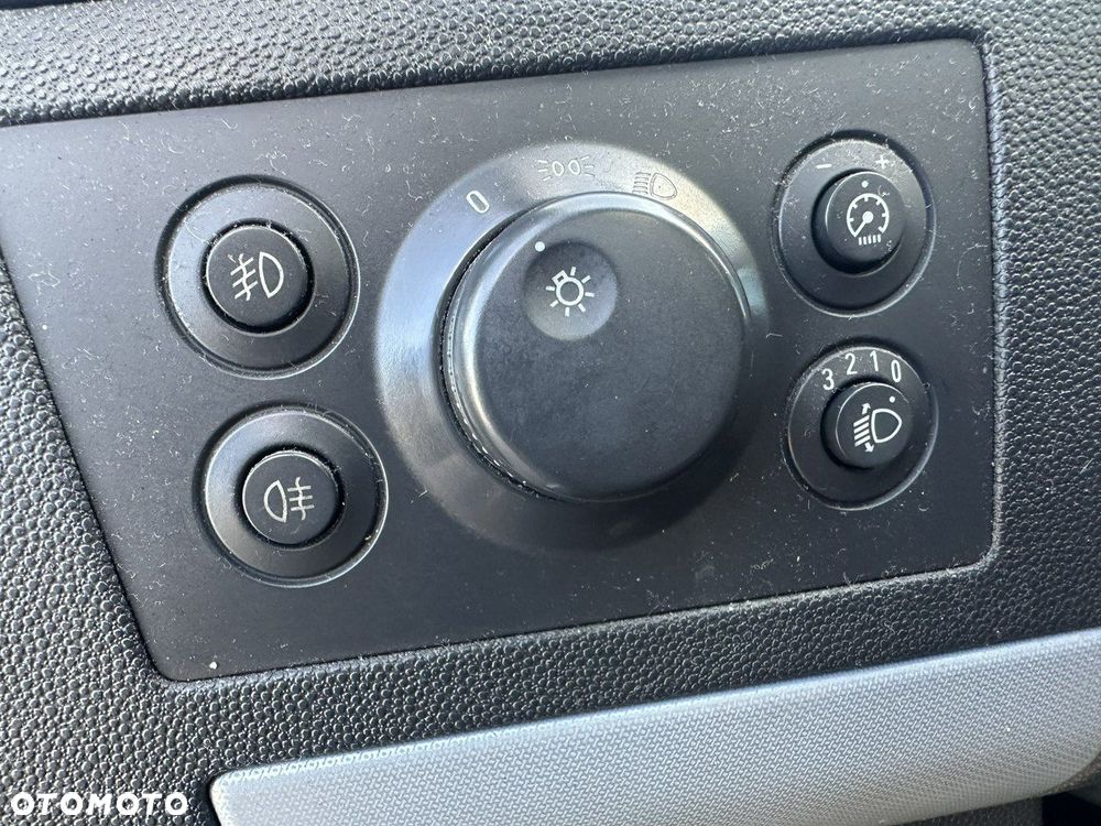 Opel Zafira - 9