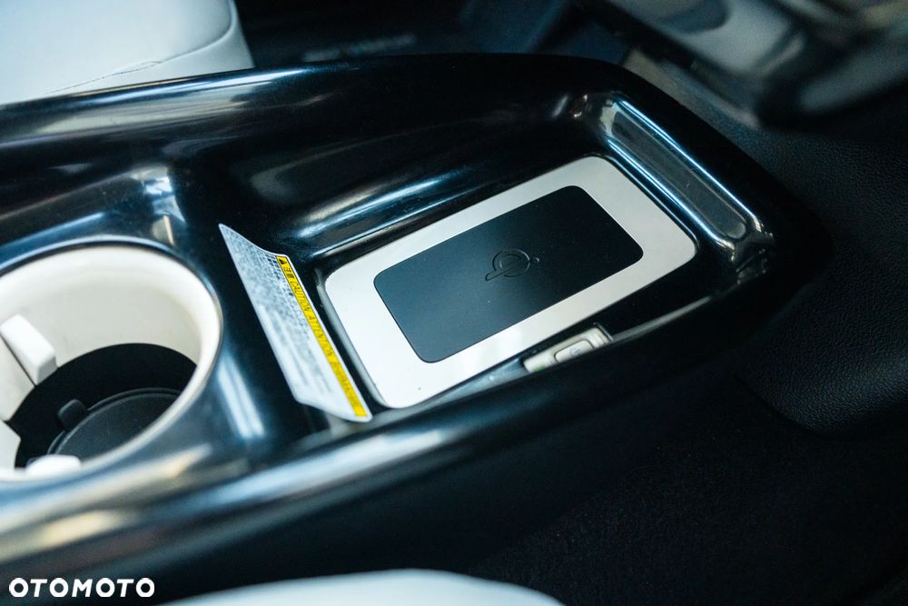 Toyota Prius 1.8 HSD Prestige - 26