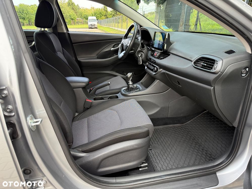 Hyundai i30 1.5 DPI Classic + - 11