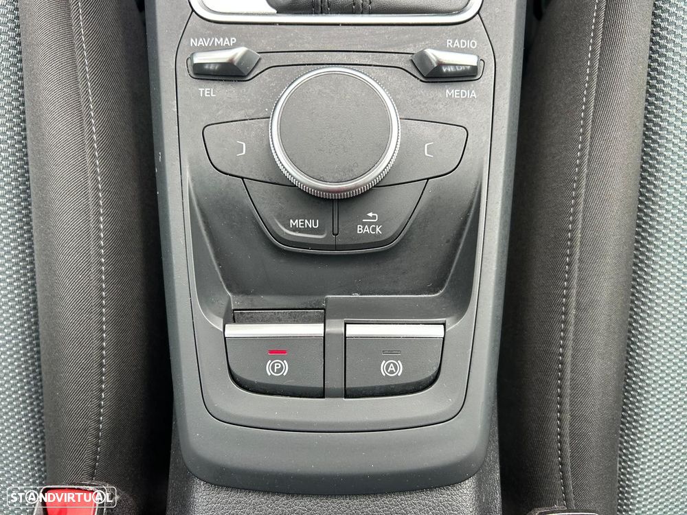 Audi Q2 30 TFSI Design S tronic - 43