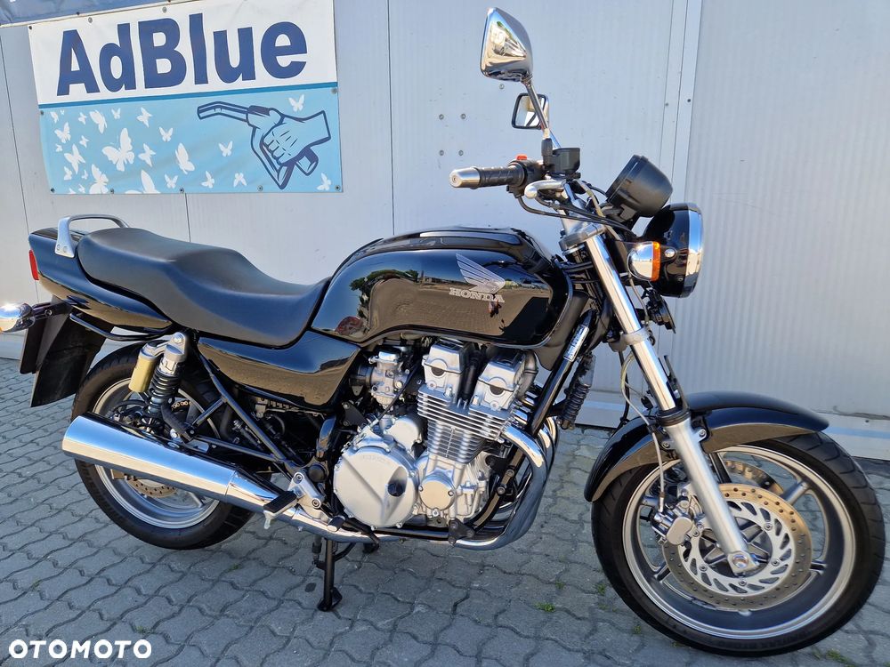 Honda CB - 1