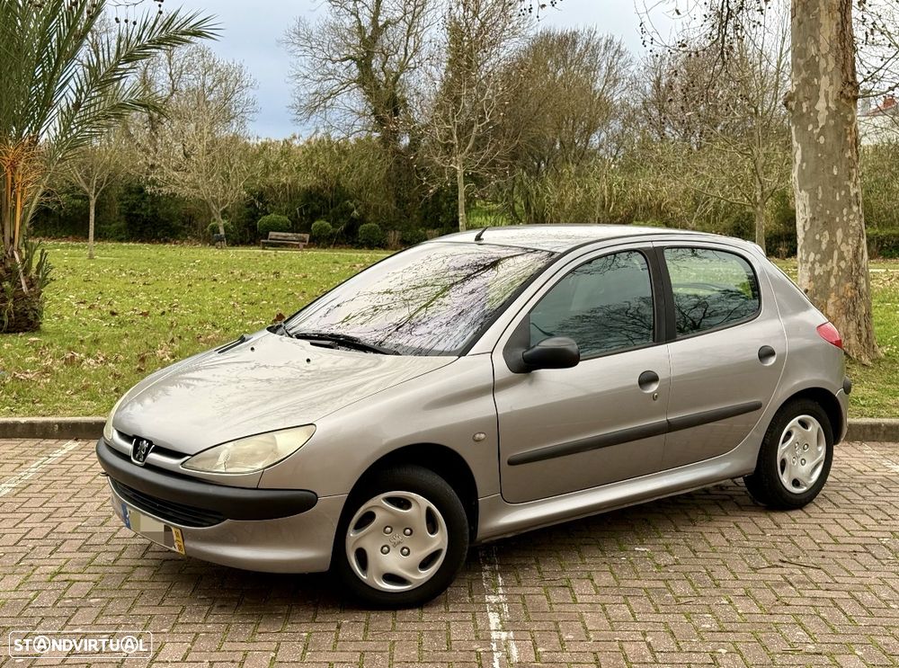 Peugeot 206 1.1 XT - 1