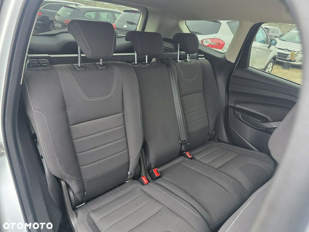 Ford Kuga 2.0 TDCi 2x4 Titanium - 26