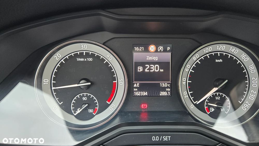 Skoda Superb 2.0 TDI L&K DSG - 21