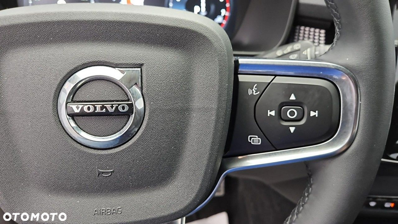 Volvo XC 40 T3 R-Design - 15