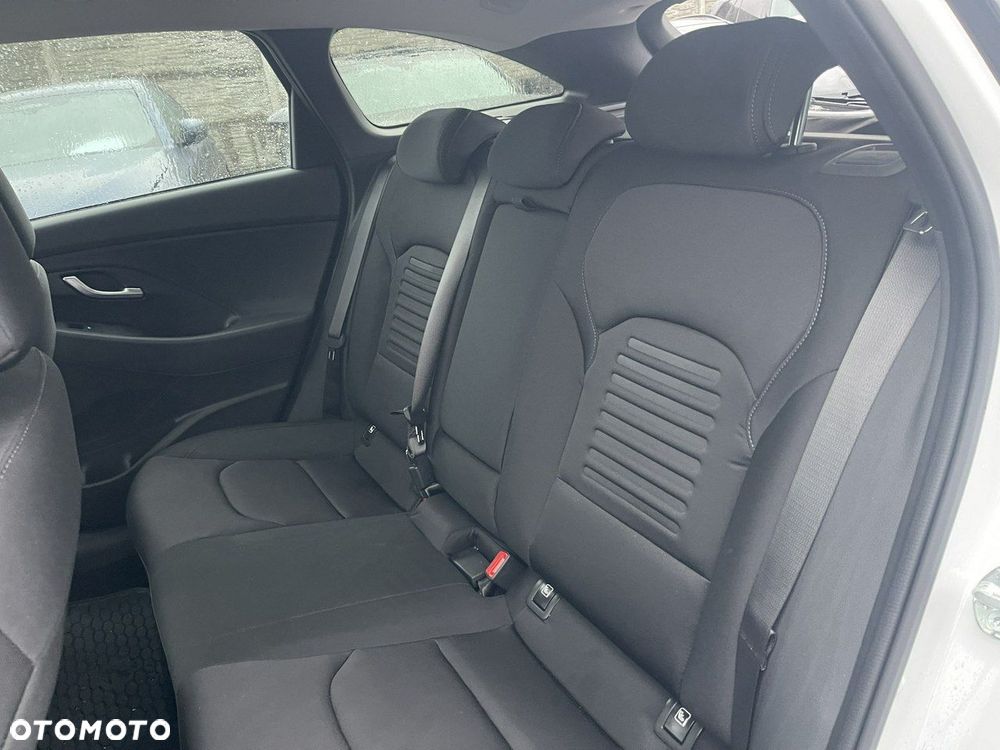 Hyundai i30 1.5 T-GDI 48V Modern DCT - 12