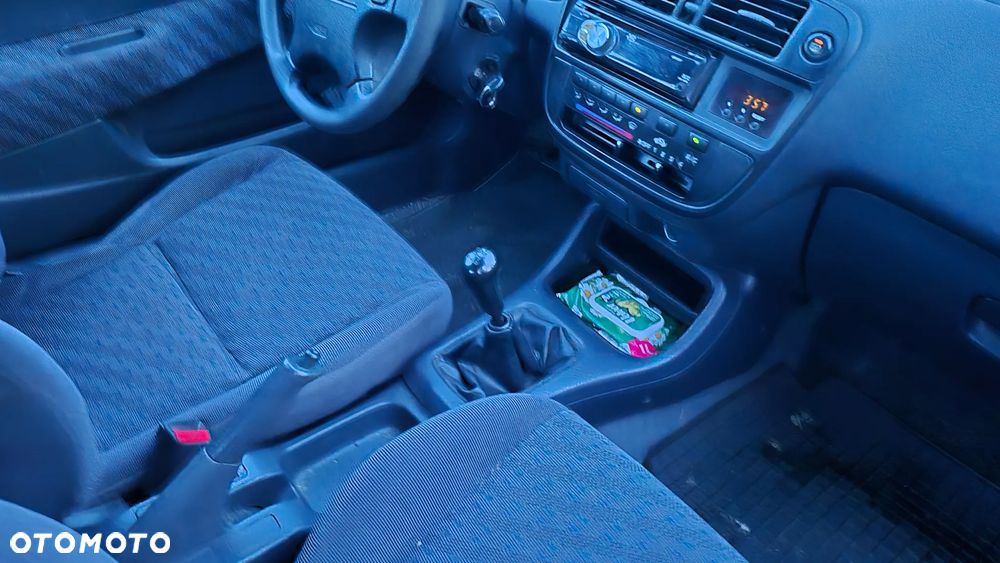 Honda Civic 1.4i - 8