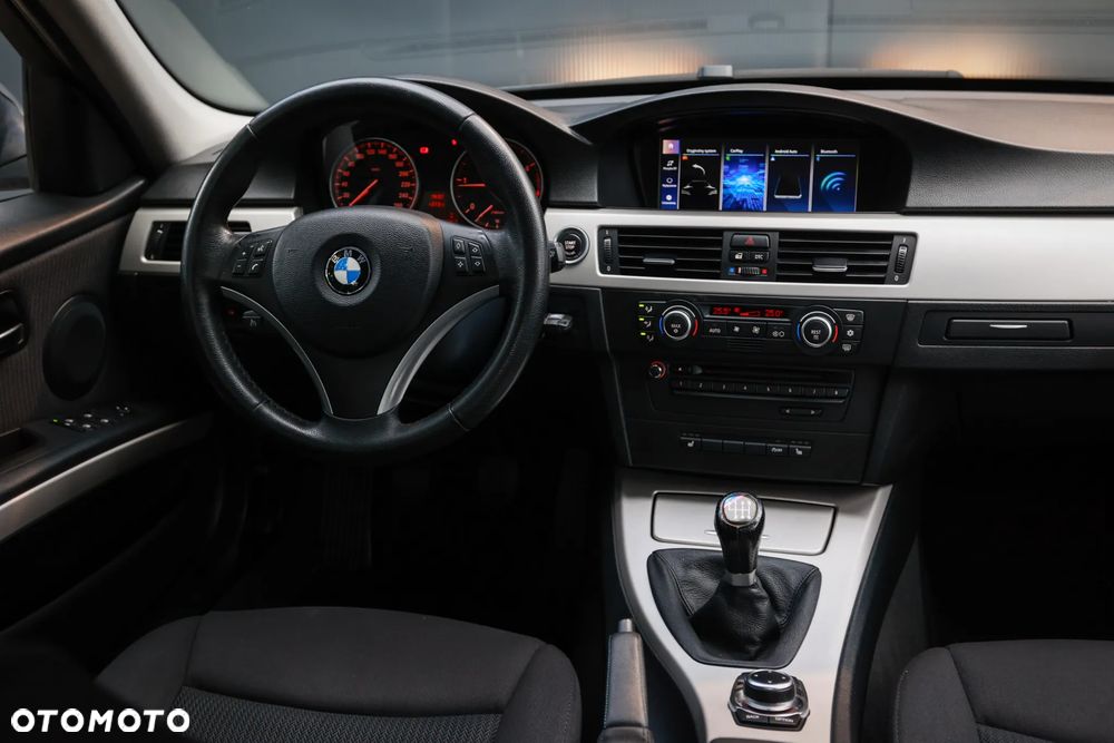 BMW Seria 3 320d DPF - 33