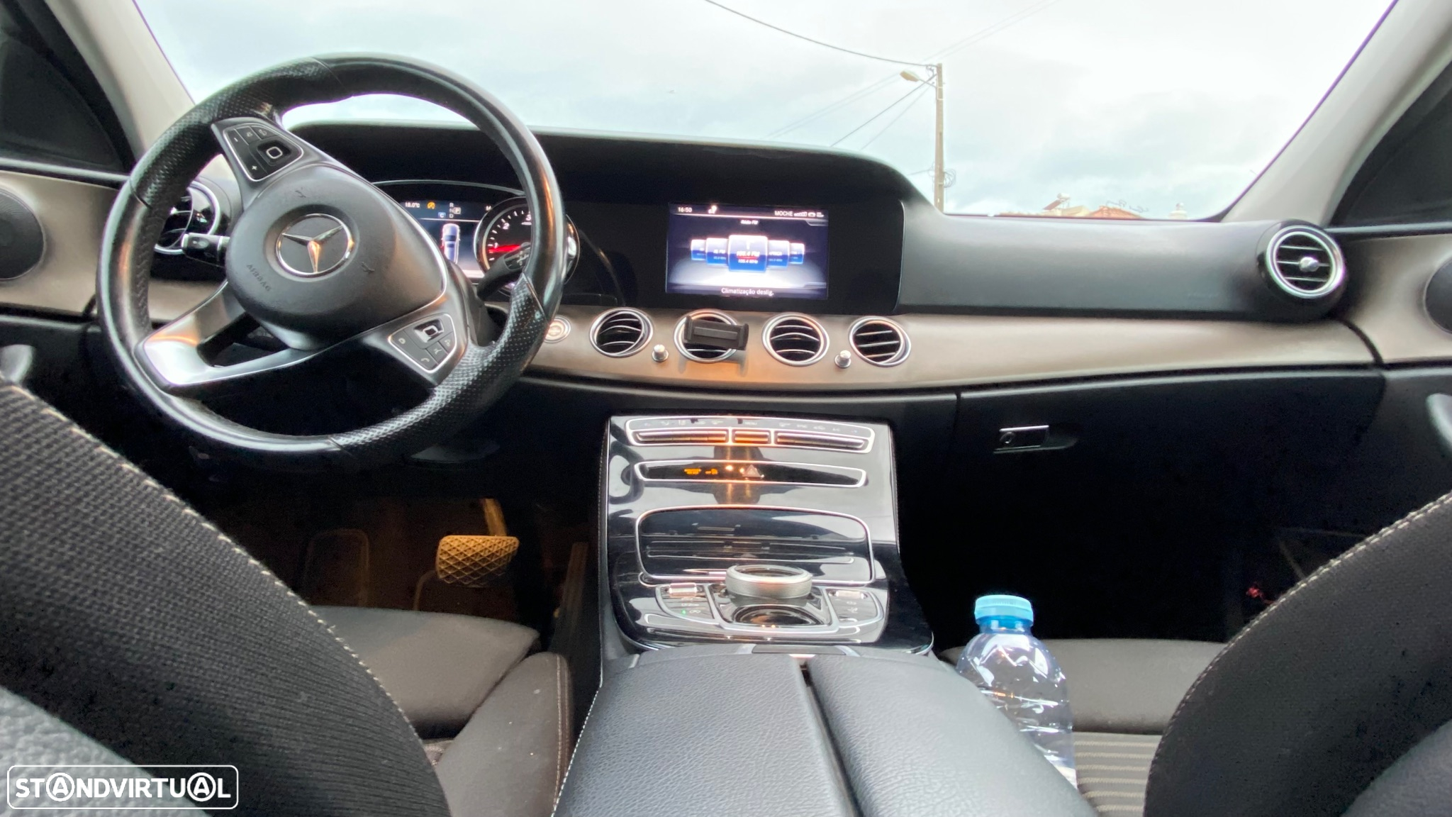 Mercedes-Benz E 220 d T 9G-TRONIC Avantgarde - 23