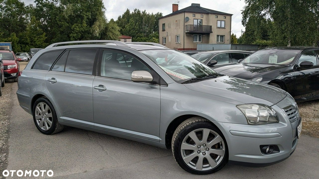 Toyota Avensis - 11