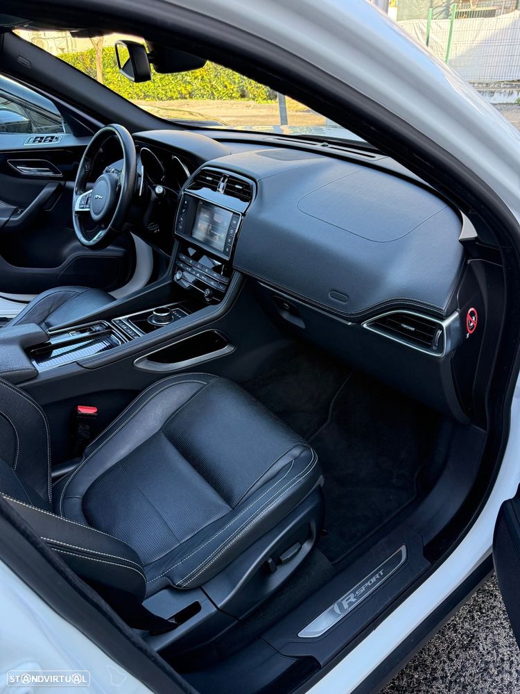 Jaguar F-Pace 2.0 i4D R-Sport AWD Aut. - 32