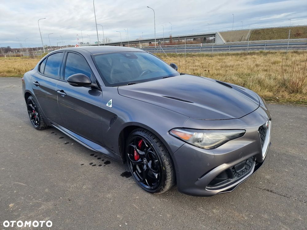 Alfa Romeo Giulia 2.9 V6 Bi-Turbo AT8 Quadrifoglio - 5