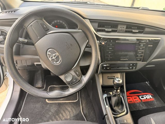 Toyota Auris 1.3 Dual VVT-i Terra - 9