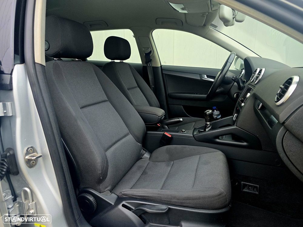 Audi A3 Sportback 1.6 TDI Attraction Business Line - 6