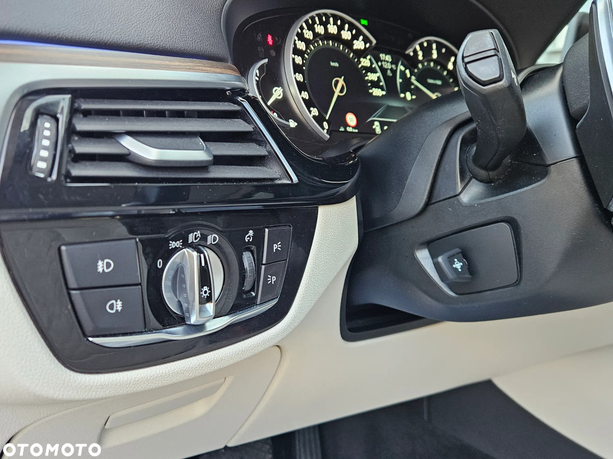 BMW Seria 5 530i GPF xDrive Luxury Line - 16