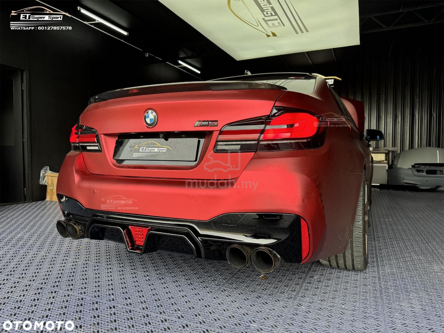 BMW G30 G31 Dyfuzor Tylnego Zderzaka Dokładka LED Lampka CS Czarny - 4
