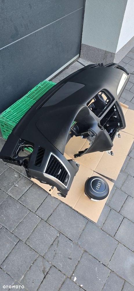 Deska rozdzielcza Audi Q5 8R lift oryginal plus poduszki - 3