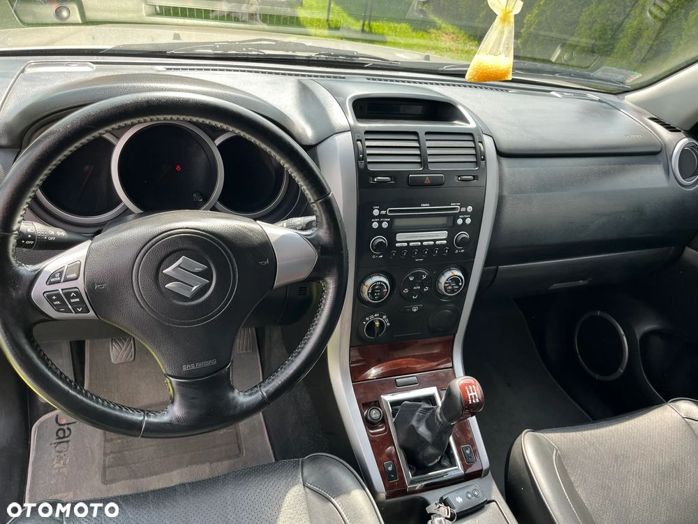 Suzuki Grand Vitara 2.0 De luxe - 13