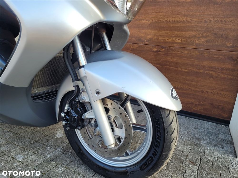 Suzuki Burgman - 5