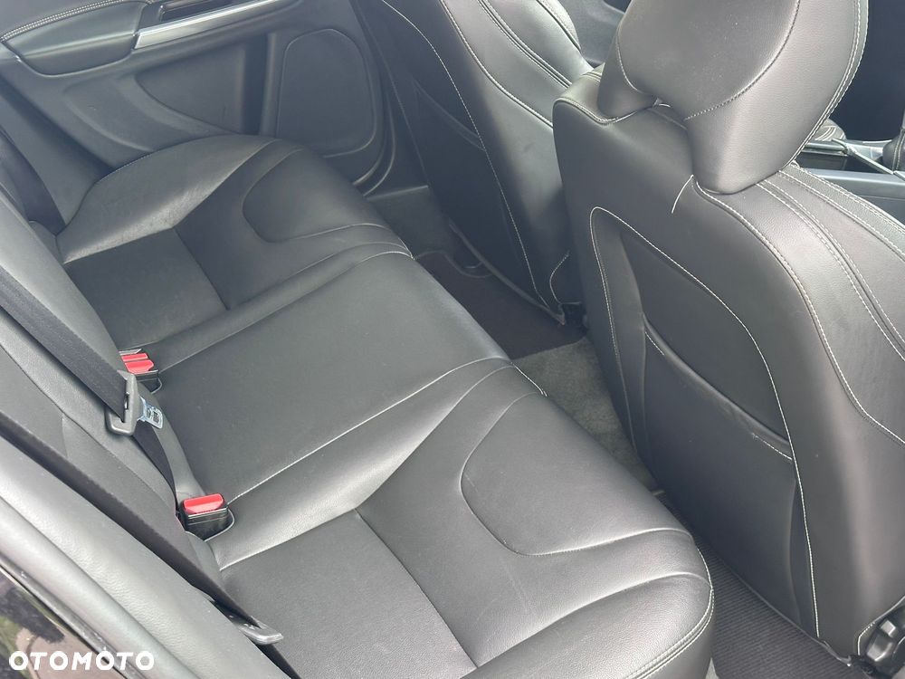 Volvo V60 D2 Summum - 27