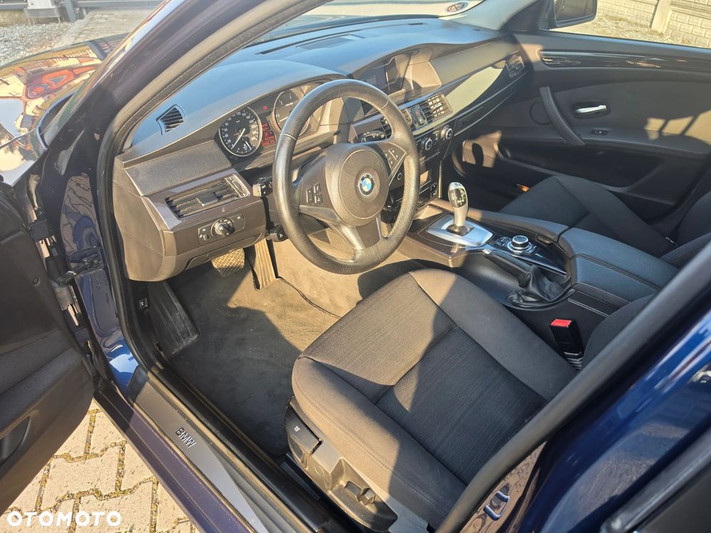 BMW Seria 5 525d Edition Exclusive - 9