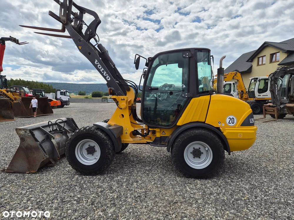 Volvo L25B - 1