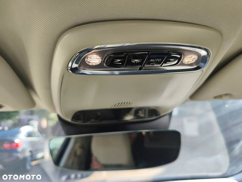 Volvo V60 D3 Geartronic - 33
