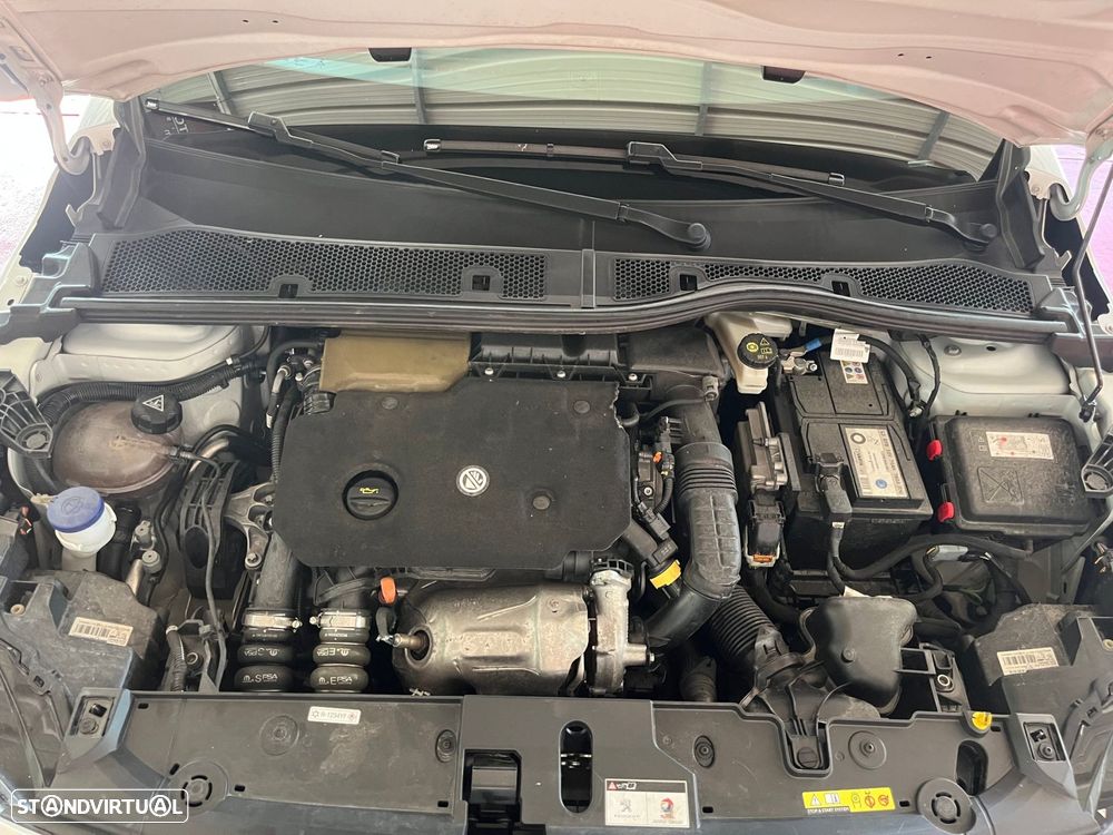 Peugeot 208 1.5 BlueHDi GT - 28