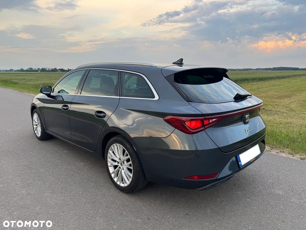 Seat Leon 1.5 eTSI Xcellence DSG - 2