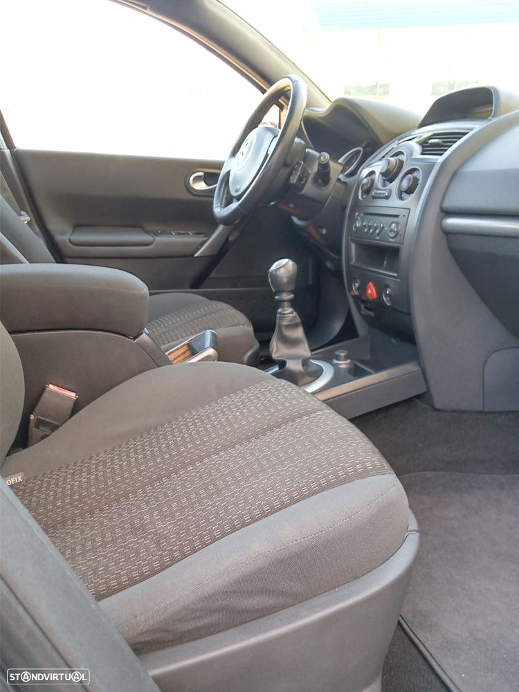 Renault Mégane 1.5 dCi Confort - 9
