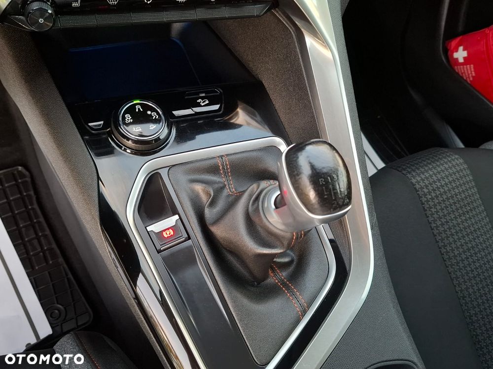 Peugeot 3008 1.5 BlueHDi Active S&S - 25