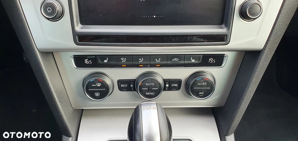 Volkswagen Passat 2.0 TDI SCR (BlueMotion Technology) DSG Highline - 22