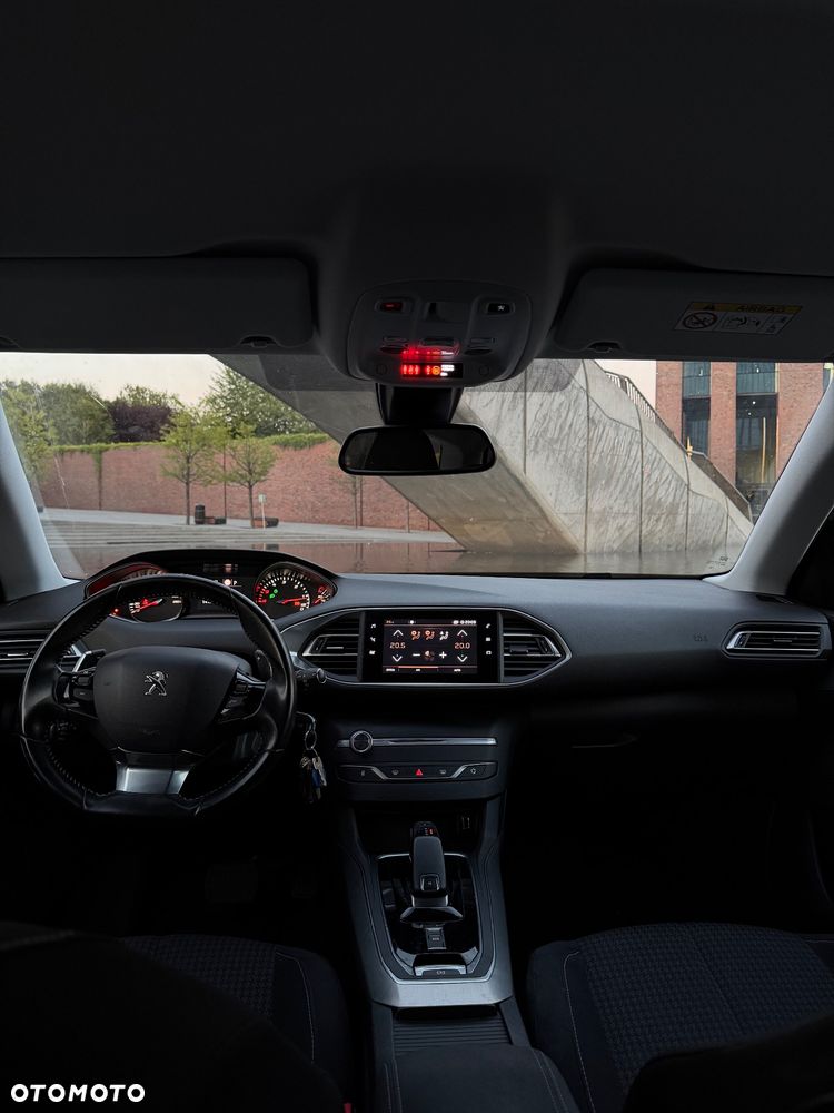 Peugeot 308 1.5 BlueHDi Allure S&S EAT8 - 13